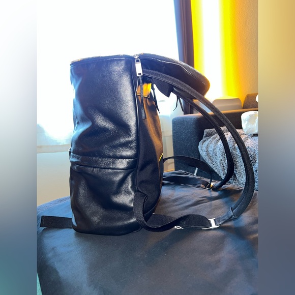 Saint Laurent Sid Leather Backpack - Picture 8 of 13